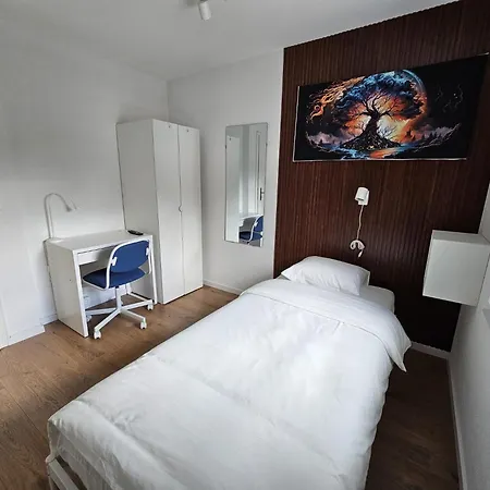 Private & Shared In Hotell