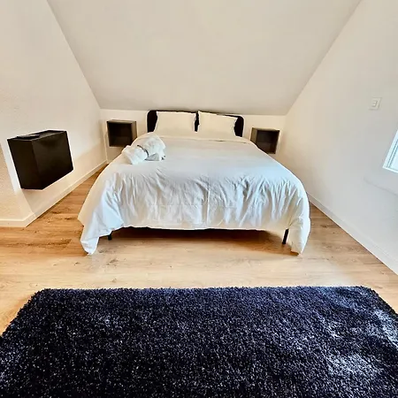 Private & Shared In * Lausanne