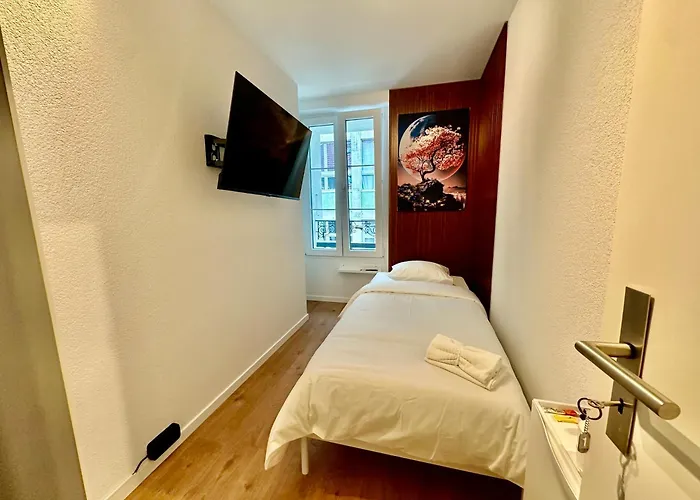 Private & Shared In 洛桑