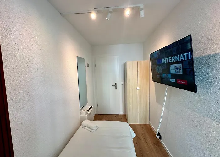 Private & Shared In * ローザンヌ