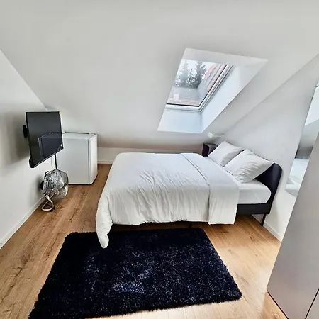 מלון Private & Shared In *