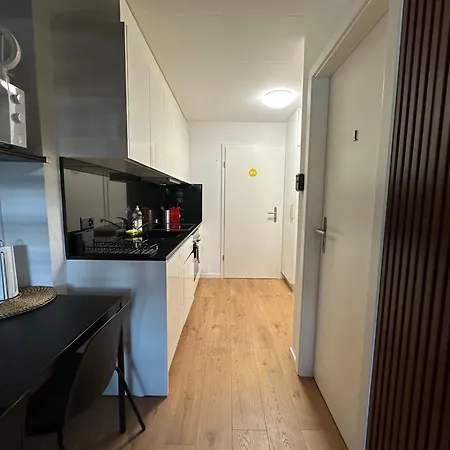 מלון Private & Shared In *