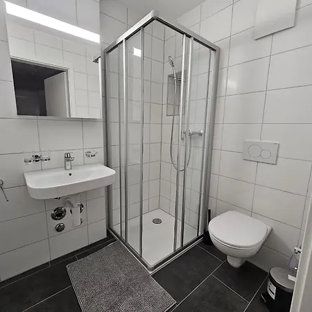 מלון Private & Shared In לוזאן