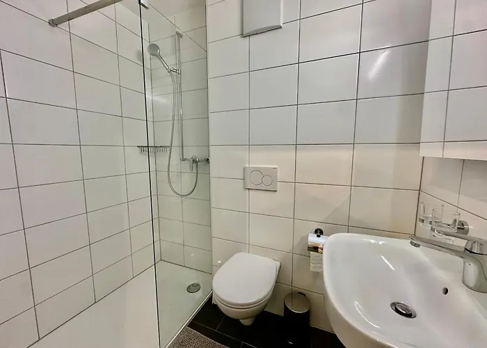 Private & Shared In Hotell *