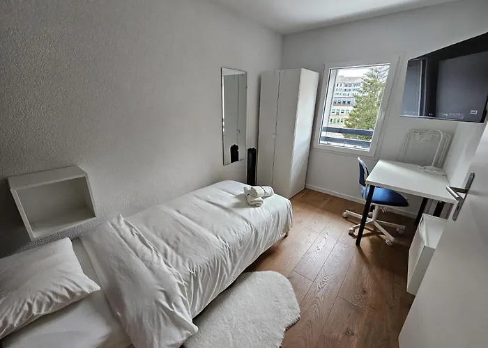 Private & Shared In Hotell Lausanne