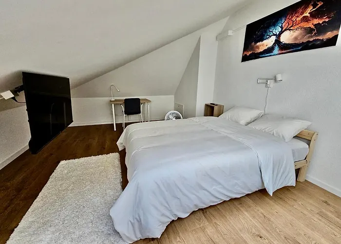 Private & Shared In Hotell *